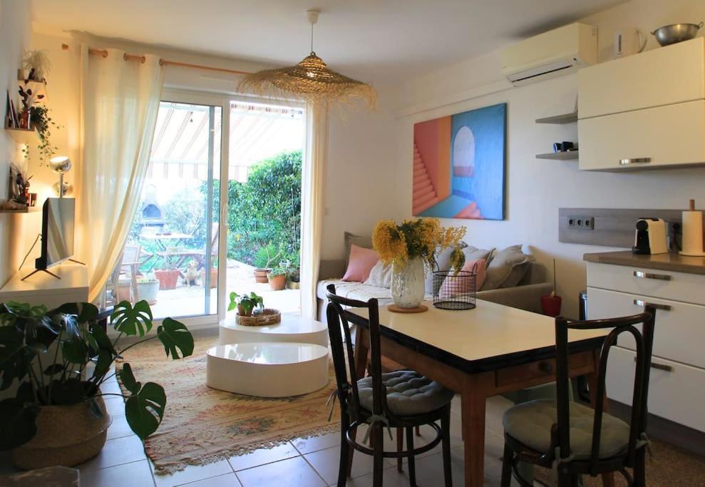 Cosy Appartement Entre Vignes Et Garrigue Avec Piscine Péret Eksteriør bilde
