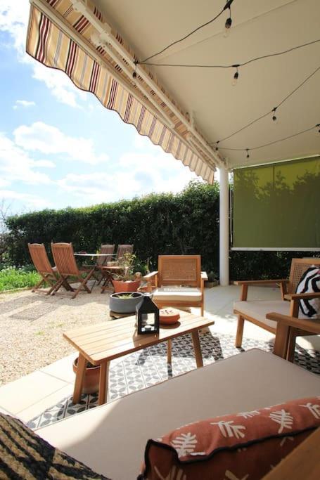 Cosy Appartement Entre Vignes Et Garrigue Avec Piscine Péret Eksteriør bilde